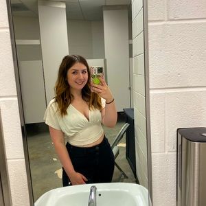 Meet your Posher, Nicole